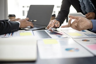 ホラクラシー経営とは？内容やメリット・デメリットを解説