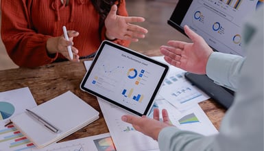 在宅でも営業・業務間の 連携を効率的に!